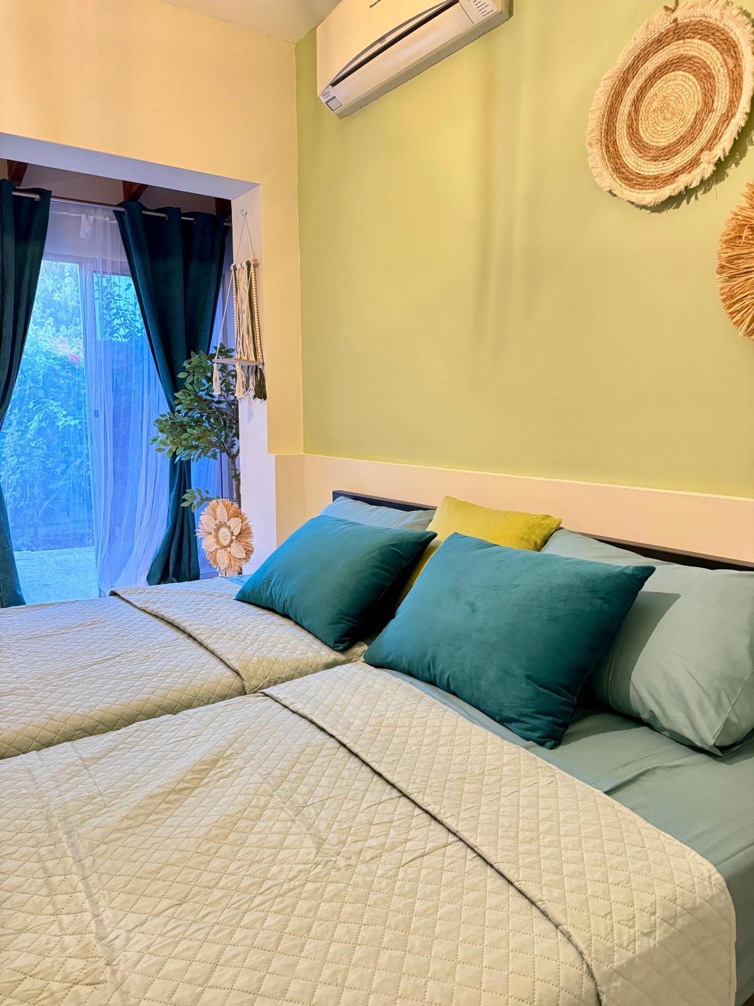 Апартаменты Dub House Пафос Экстерьер фото